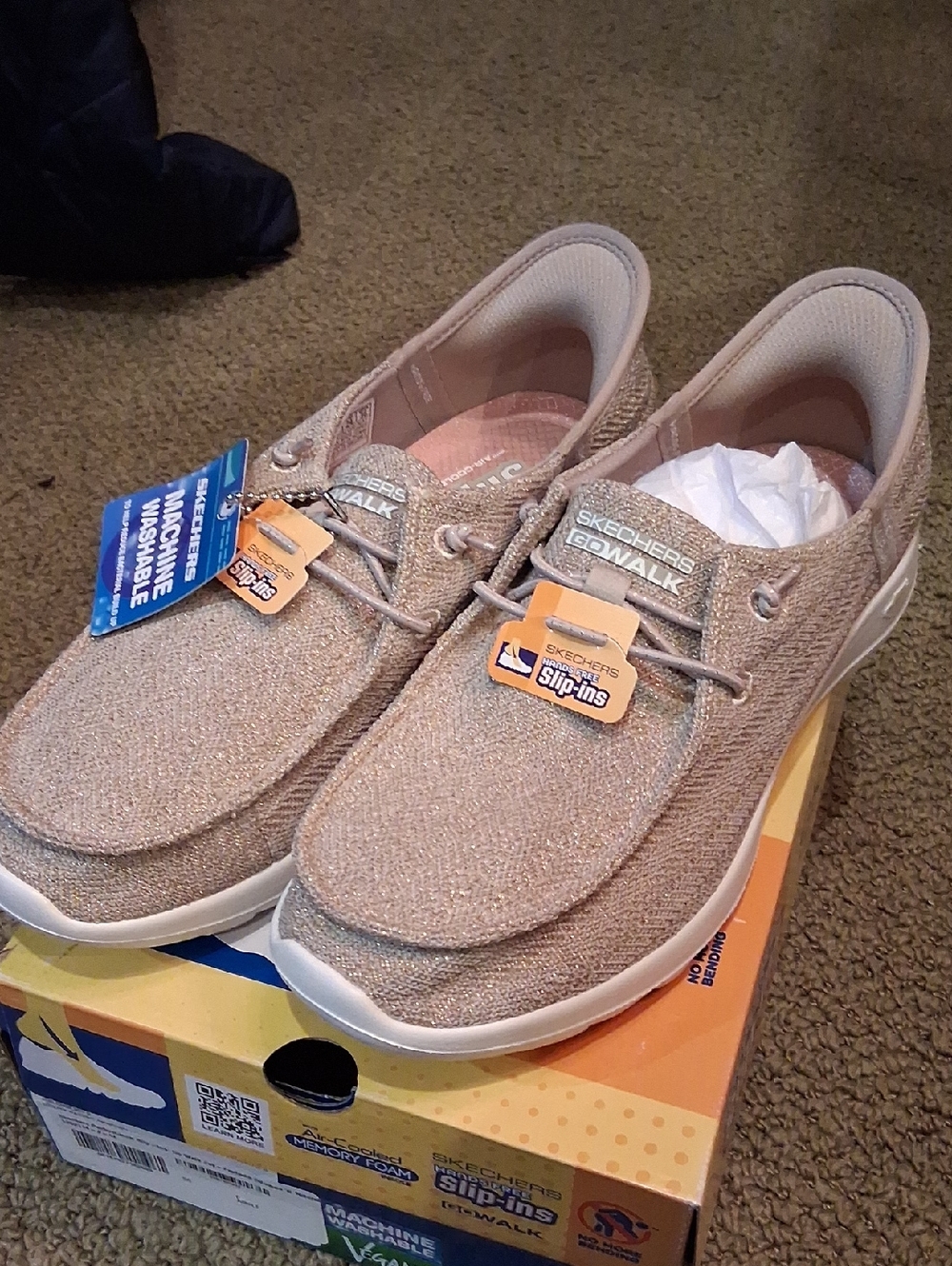 Skechers GOwalk Slip-In Casual Sneakers in Sparkling Rose